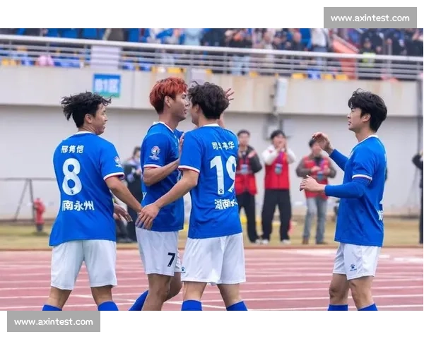 终场比分定胜负强强对话上演进球大战震撼全场球迷狂欢见证经典之夜